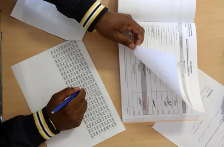 Vendredi 18 mai 2012 - Dernier jour des dépôts de candidature pour les législatives