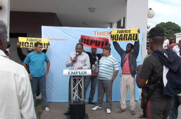 Mercredi 23 mai 2012 - Conférence de presse chahutée de Thierry Robert à Saint-Louis (Photo D.R)