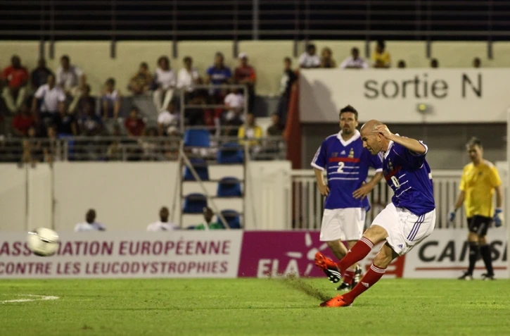 Samedi 26 mai 2012 - Match de gala entre la All Star Team et la sélection de La Réunion au stade Paul Julius Bénard (photo image-reunion.re)