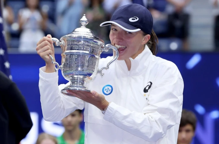 Iga Swiatek après sa victoire en finale de l'US Open le 10 septembre 2022 face à Ons Jabeur: à 21 ans, la Polonaise ajoute à sa collection un troisième titre du Grand Chelem, après ses deux sacres à Roland-Garros en 2020 et en juin cette année