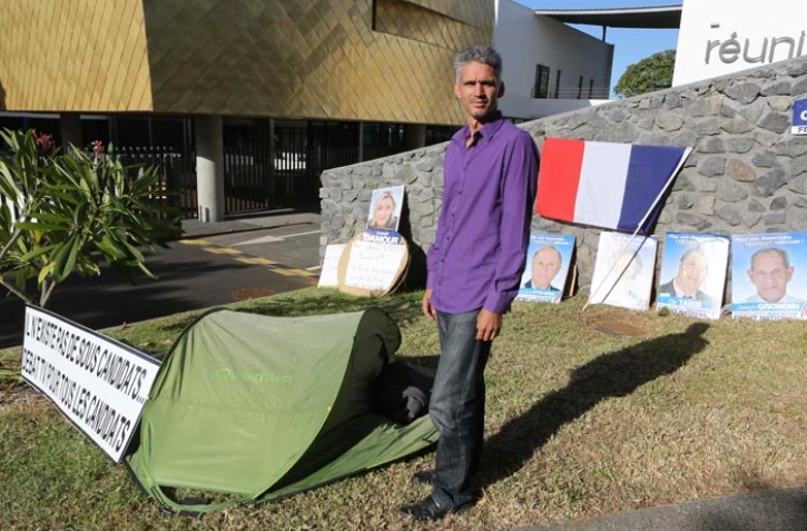 Mardi 6 Mai 2012

Joseph Damour devant réunion première