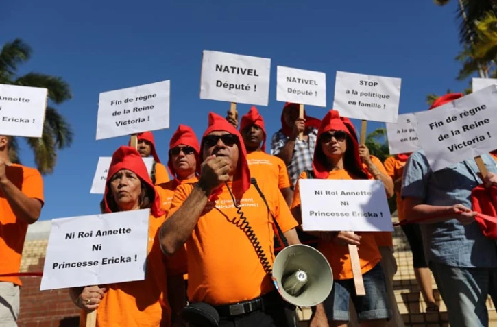 Mercredi 6 Juin 2012

Action de Mickaël Nativel devant la mairie de Saint-Denis