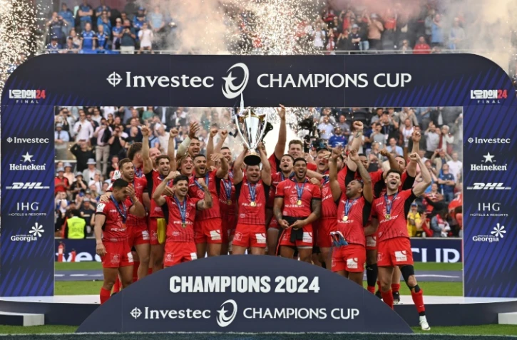 Les Toulousains célèbrent leur victoire en finale de la Champions Cup contre le Leinster, le 25 mai 2024 à Londres.