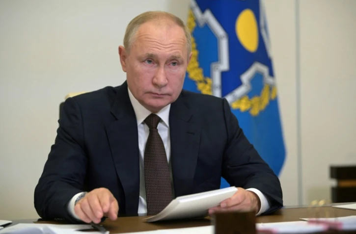 Le président russe Vladimir Poutine participe à une réunion par visioconférence de l'Organisation du traité de sécurité collective (OTSC), à sa résidence de Novo-Ogariovo, près de Moscou le 16 septembre 2021