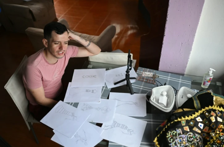 Andry Hernandez, libéré d'une prison au Salvador, lors d'un appel vidéo chez lui dans le village de Capacho, dans l'État de Tachira, le 24 juillet 2025 au Venezuela