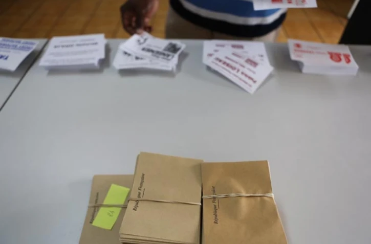 Dimanche 10 Juin 2012
Elections législative du premier tour