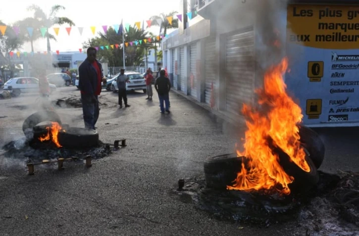 Mardi 12 Juin 2012

Greve chez REP