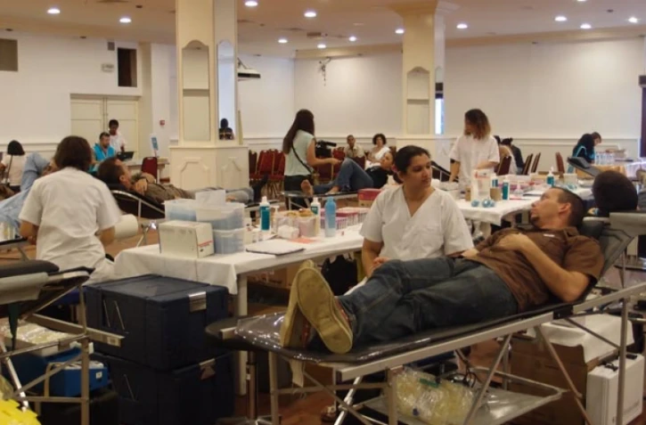 Jeudi 14 juin 2012 - Journée mondiale du don du sang (Photo Émilie Sorres)