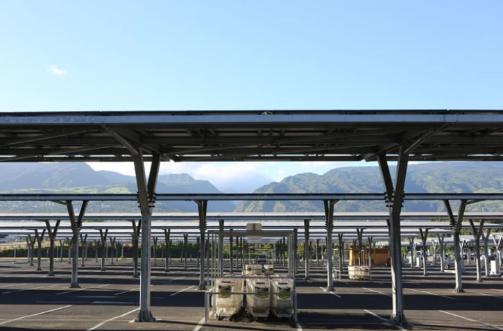 Panneaux photovoltaĂŻques dans une grande surface