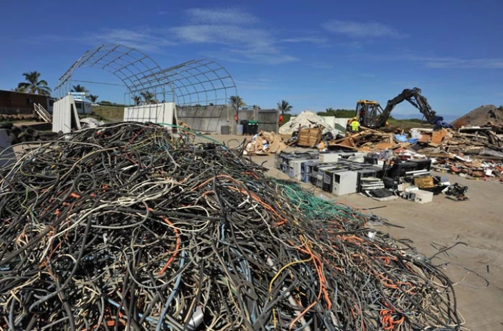 Vendredi 29 juin 2012 - Inauguration de la plateforme de tri des déchets de la société STS (photo D.R)