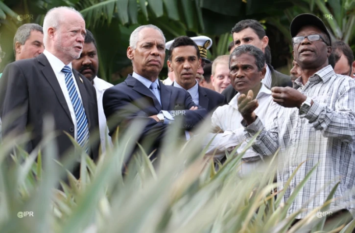 Vendredi 13 Juillet 2012

Victorin Lurel à la rencontre du monde agricole