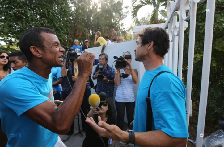 Mardi 7 août 2012 - Manifestation des "usagers de la mer" devant la réserve marine