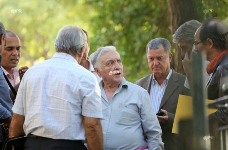 Lundi 13 Août 2012


Arrivée de l'association des maires à la préfecture
