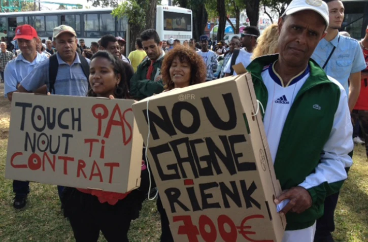 Jeudi 16 août 2012 - Manifestation des emplois verts devant la préfecture