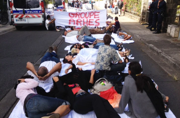 Jeudi 16 août 2012 - Saint-Denis - Manifestation des salariés du groupe immobilier Arhès devant la SIDR