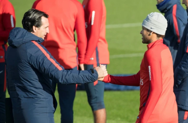 L'entraîneur du Paris SG Unai Emery et sa vedette brésilienne Neymar, le 16 novembre à l'entraînement à Saint-Germain-en-Laye