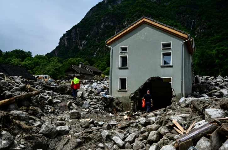 Un glissement de terrain dans le hameau de Sorte, au sud de Lostallo,, dans le canton suisse des Grisons, le 23 juin 2024