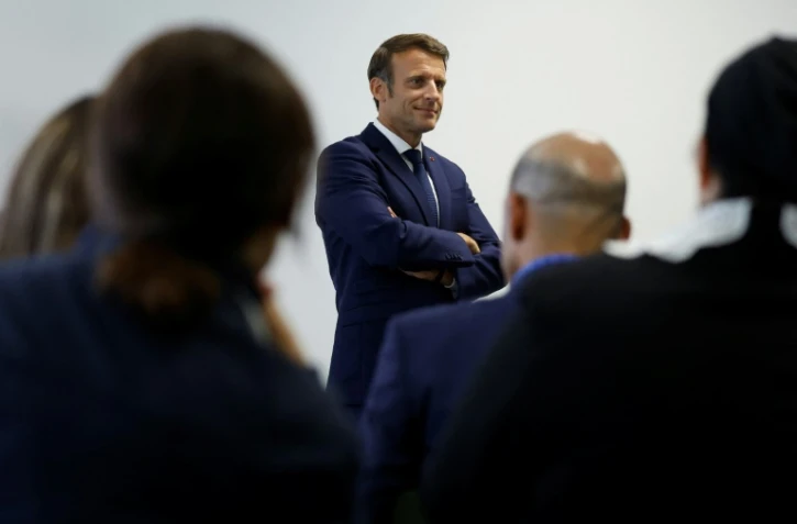 Le président français Emmanuel Macron à Clichy-sous-Bois, dans la banlieue de Paris, le 8 juin 2022
