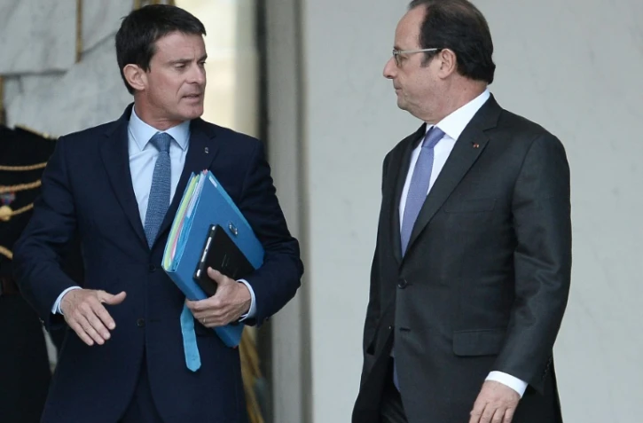 Manuel Valls et François Hollande sur le perron de l'Elysée le 2 novembre 2016 à Paris
