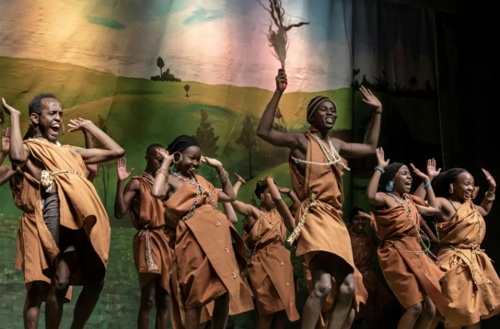 La pièce "Ngaahika Ndeenda", de retour sur scène après plus de quarante ans d'interdiction au Kenya, à Nairobi, le 26 mai 2022