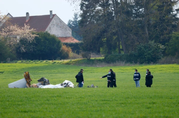 Débris d'un appareil Robin DR400 qui s'est abîmé dans un champ à Saint-Pathus, en Seine-et-Marne, le 18 avril 2021