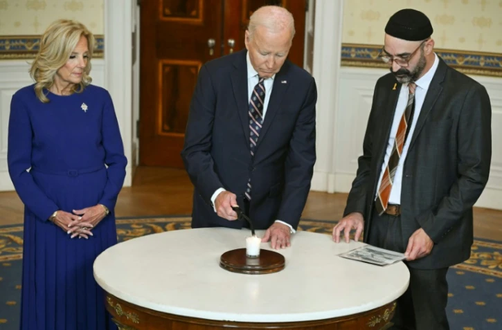 Le président américain Joe Biden, la Première dame Jill Biden et le rabbin Aaron Alexander à la Maison Blanche, le 7 octobre 2024