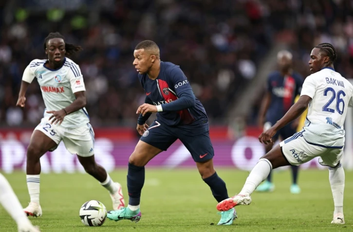 L'attaquant parisien Kylian Mbappé (c) contre Strasbourg, le 21 octobre 2023 au Parc des Princes