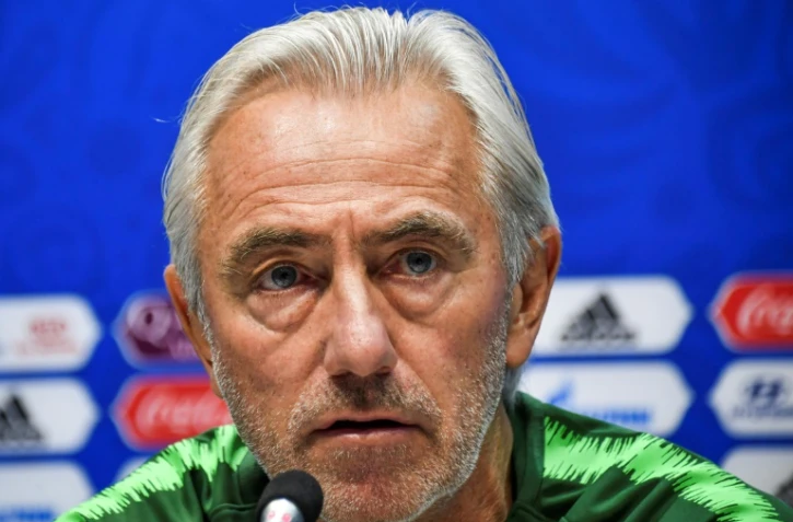 Le sélectionneur australien Bert van Marwijk en conférence de presse à Sotchi le 25 juin 2018 lors du Mondial