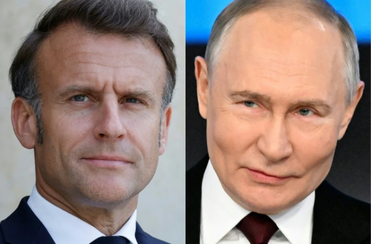 Emmanuel Macron (g) et Vladimir Poutine, sur un combo d'images diffusé le 1er juillet 2025