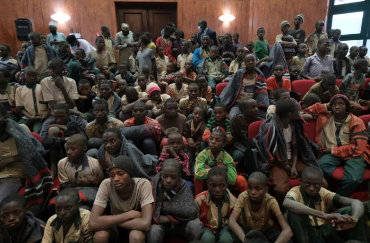 Des élèves libérés après leur enlèvement par le groupe jihadiste Boko Haram, le 18 décembre 2020 à Kankara, au Nigeria