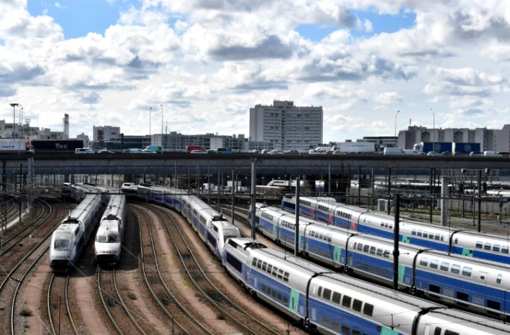 Des TGV à l'arrêt à Paris le 10 avril 2018