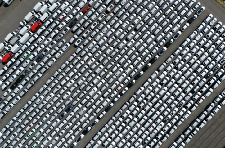 Les appels se multiplient dans l'UE pour assouplir l'interdiction de vendre des voitures neuves Ă moteur thermique Ă partir de 2035