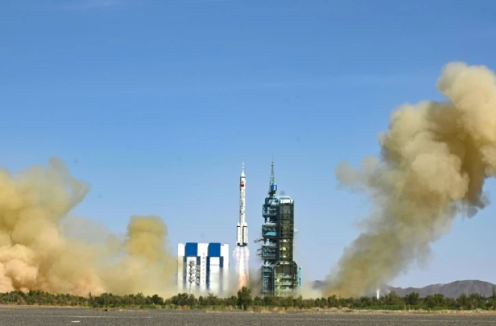 Décollage d'une fusée Longue-Marche 2F avec à son bord trois astronautes chinois, le 5 juin 2022 au centre de lancement de Jiuquan, dans le nord-ouest de la Chine