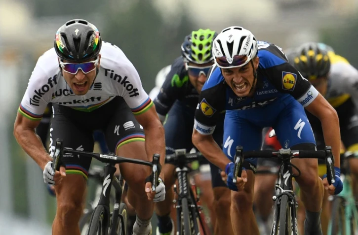 Le Slovaque Peter Sagan (g), remporte la 2e étape du Tour de France, le 3 juillet 2016 à Cherbourg