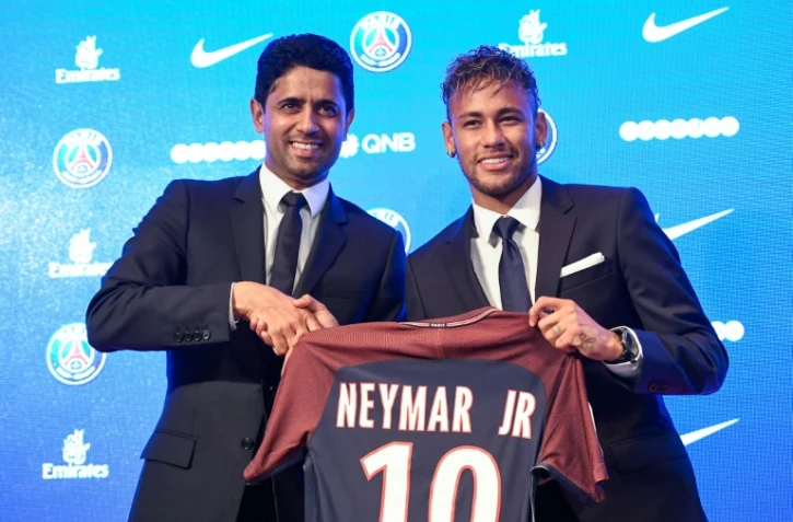 Neymar Jr, le joueur le plus cher de l'histoire, a rejoint le PSG de Nasser Al-Khelaïfi, ici au Parc des Princes, le 4 août 2017 