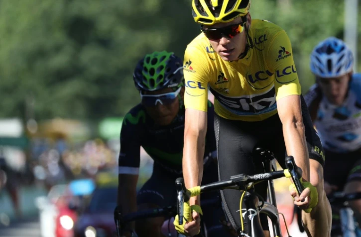 Le Colombien Nairo Quintana (g) et le maillot jaune du Tour de France Christopher Froome, lors de la 15e étape, le 17 juillet entre Bourg-en-Bresse et Culoz