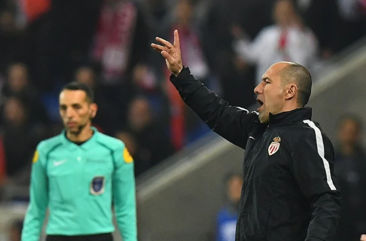 L'entraîneur de Monaco Leonardo Jardim (d) réagit lors de finale de la Coupe de la Ligue face au PSG, au Parc OL, le 1er avril 2017