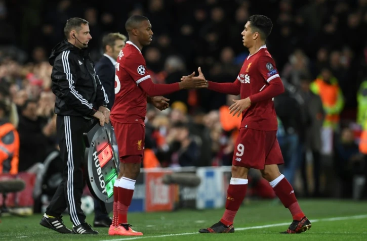 Roberto Firmino (d) remplacé par Daniel Sturridge lors d'un match de Liverpool face au Spartak en Ligue des champions, le 6 octobre 2017 à Moscou