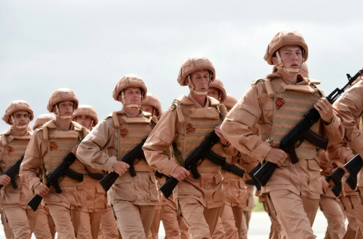 Des soldats russes, sur la base aérienne d'Hmeimim dans la province Latakia au nord-ouest de la Syrie, le 4 mai 2016