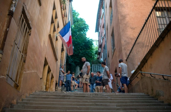 Des militants d'extrême droite devant leur local, "La Traboule", à Lyon, le 19 août 2017