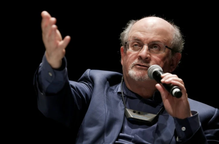 L'auteur britannique Salman Rushdie, le 13 septembre 2016 lors d'une conférence au Havre, dans le nord-ouest de la France