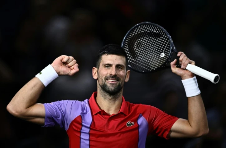 Le Serbe Novak Djokovic après sa victoire contre l'Argentin Martin  Etcheverry  au Masters 1000 de Paris, le 1er novembre 2023