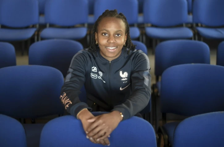 L'attaquante Emelyne Laurent après un entraînement lors du rassemblement des Bleues à Perros-Guirec, le 9 mai 2019