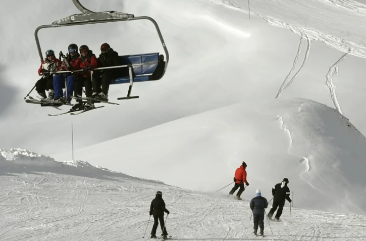 Des touristes dans la station de ski de Val-d'Isère, en Savoie, le 6 janvier 2016