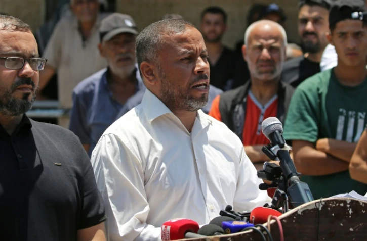 Ismaïl al-Thawabta, directeur du bureau des médias au sein du Hamas, lors d'une conférence de presse à l'hôpital Al-Aqsa de Deir el-Balah, dans le centre de la bande de Gaza, le 6 juillet 2026
