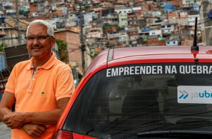 Le Brésilien Alvimar da Silva, fondateur de l'application JaUbra, dans le quartier de Brasilandia, au nord de Sao Paulo, le 27 février 2019