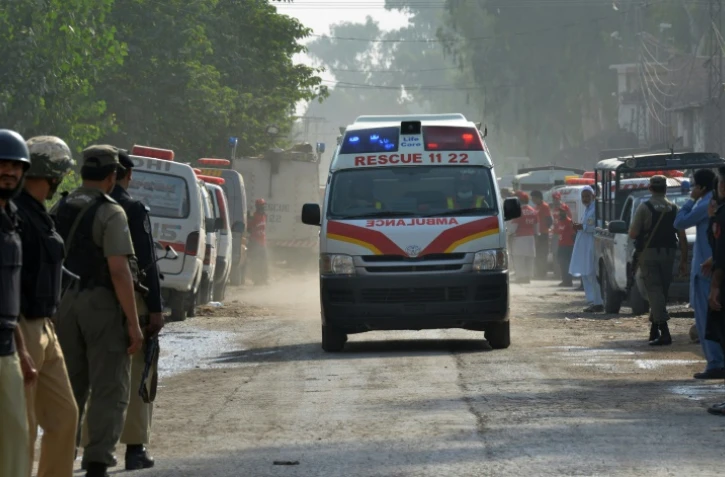 Au moins 25 personnes sont mortes et des dizaines d'autres blessées dans une explosion dimanche soir à Lahore, grande ville de l'est du Pakistan