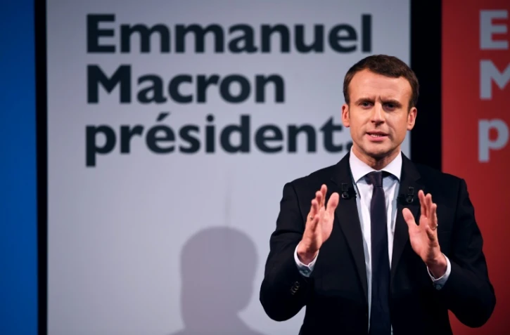 Le candidat Emmanuel Macron en campagne au Théâtre Antoine à Paris, le 8 mars 2017