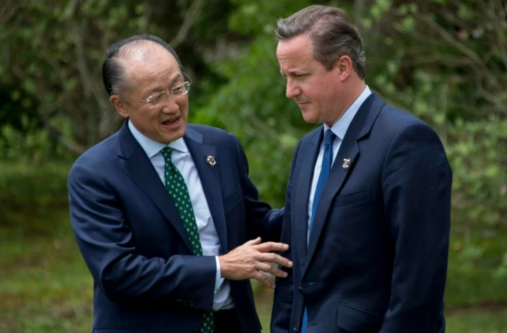 Le président de la Banque mondiale Jim Yong Kim et le Premier ministre britannique David Cameron le 27 mai 2016 lors du G7 à Shima
