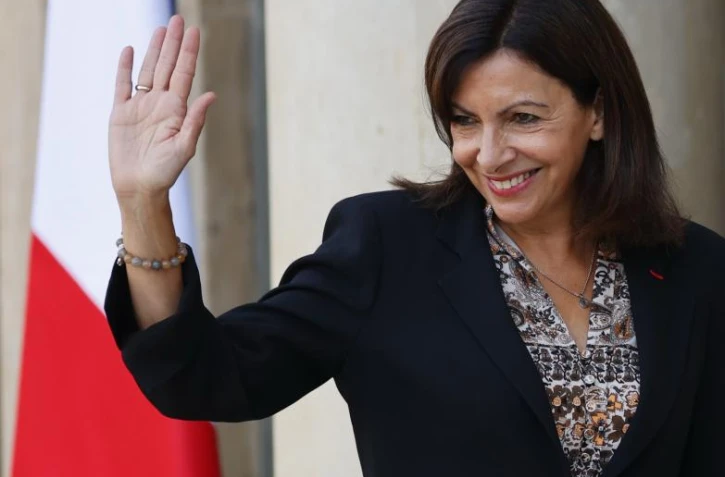   Non, Anne Hidalgo ne s'est pas fait retirer son permis pour excès de vitesse